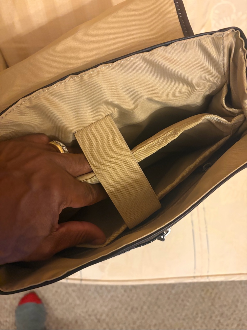 Kenneth Cole Reaction Dark Brown Leather Flap Backpack - Picture 6 of 8